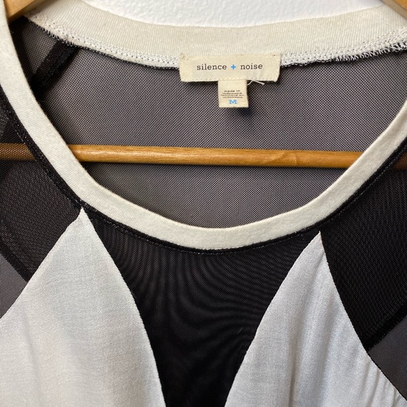 White long sleeve with black sheer details - Picture 5 of 5